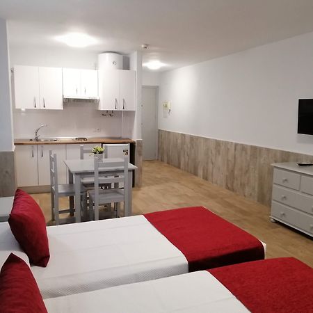 Apartamentos Puerta Del Sur Σεβίλλη Εξωτερικό φωτογραφία