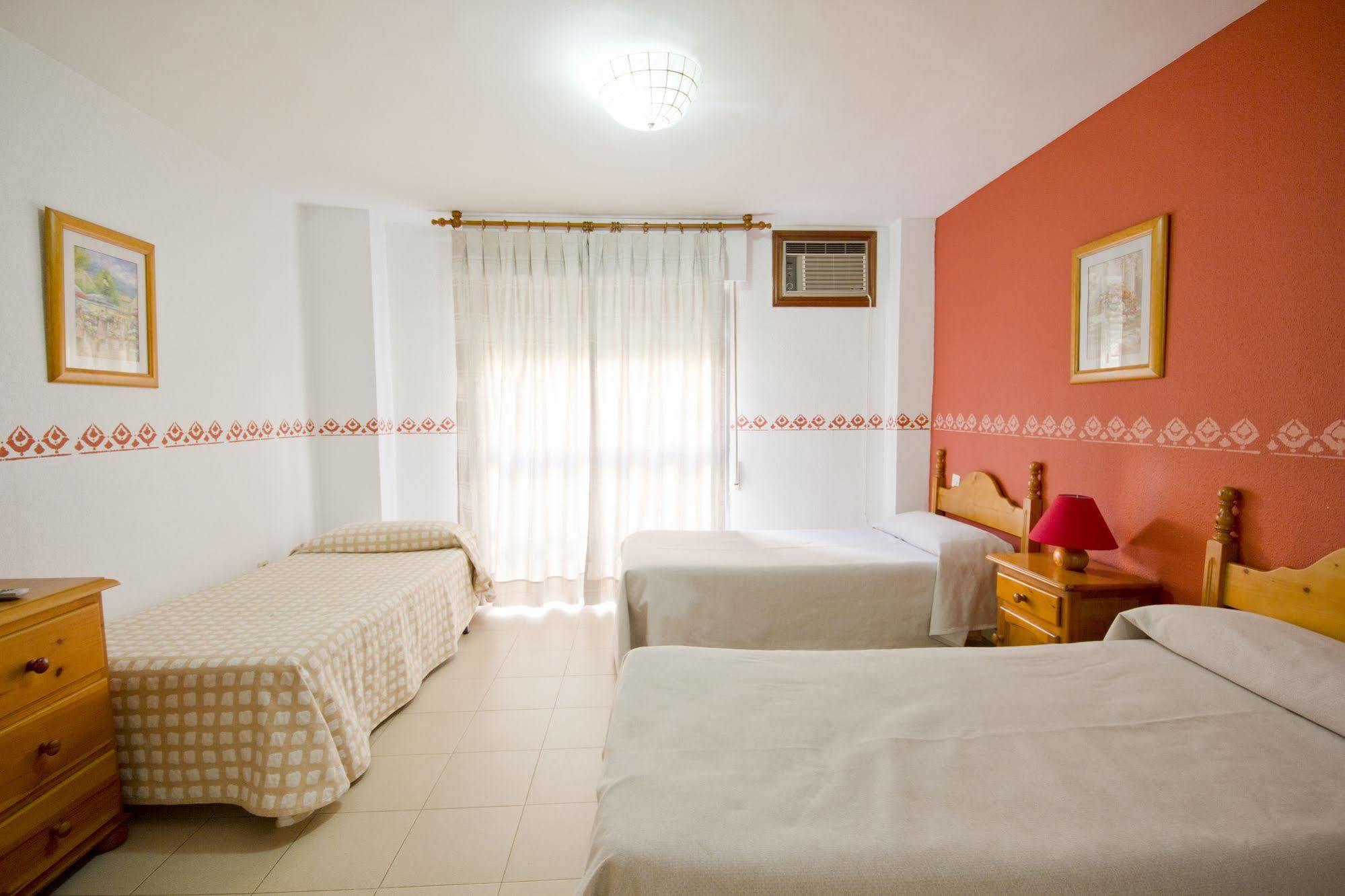 Apartamentos Puerta Del Sur Σεβίλλη Εξωτερικό φωτογραφία