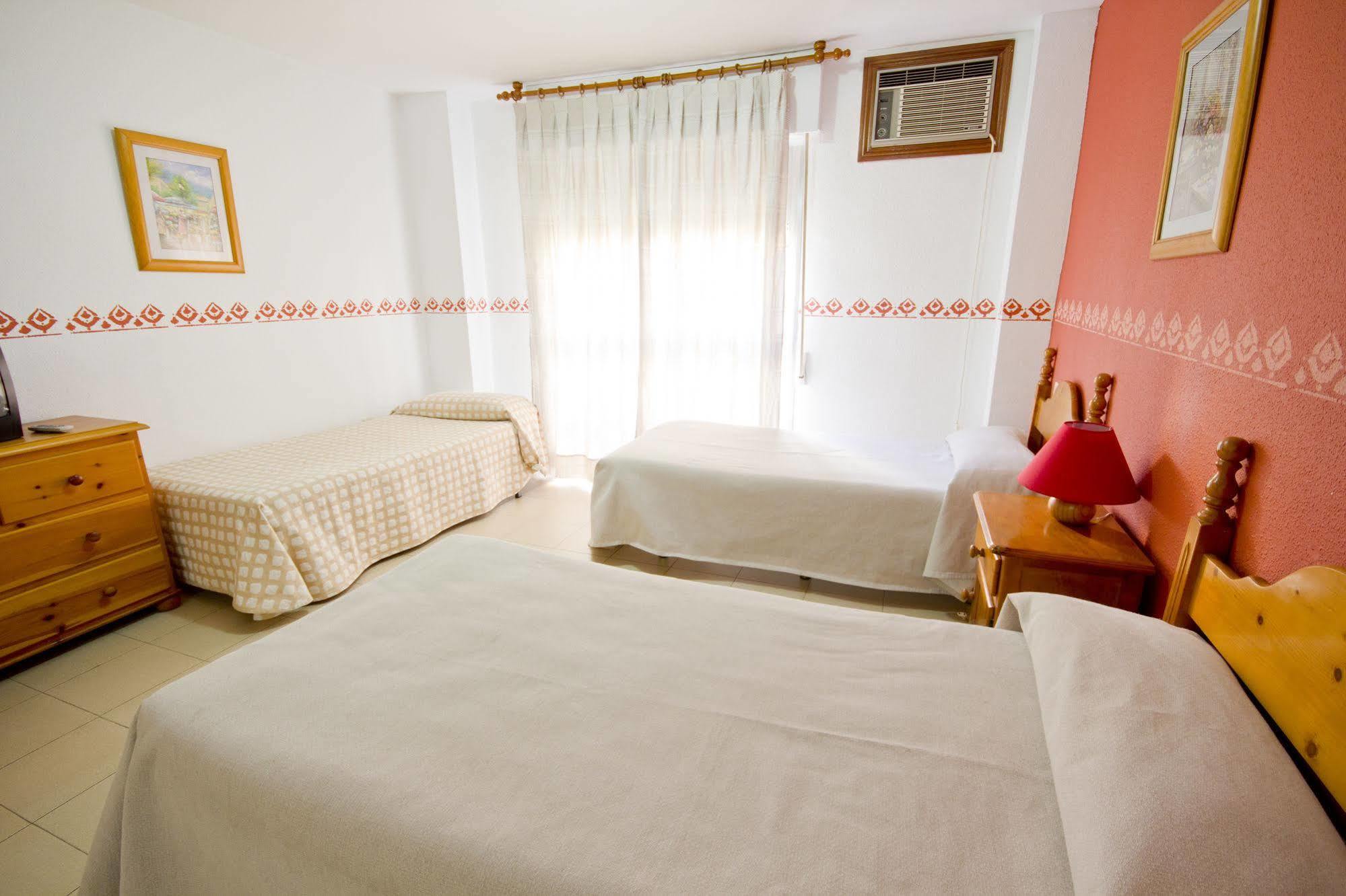 Apartamentos Puerta Del Sur Σεβίλλη Εξωτερικό φωτογραφία